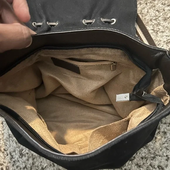 Oxone Paris Crossbody Bag - Picture 6 of 10